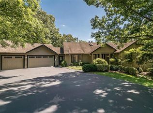 16492 Horseshoe Ridge Rd, Chesterfield, MO 63005