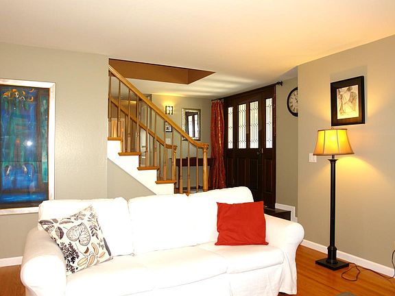 5th image of 1120 Beaumont Dr