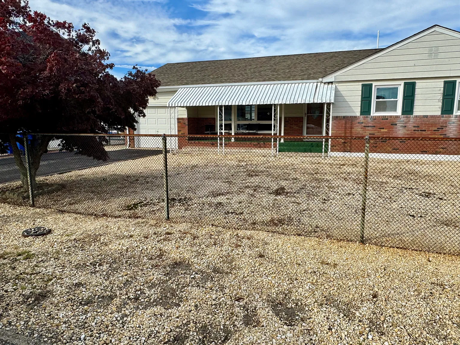3 bed, 1.5 bath, 1376 sqft, $3,950 — Photo 3