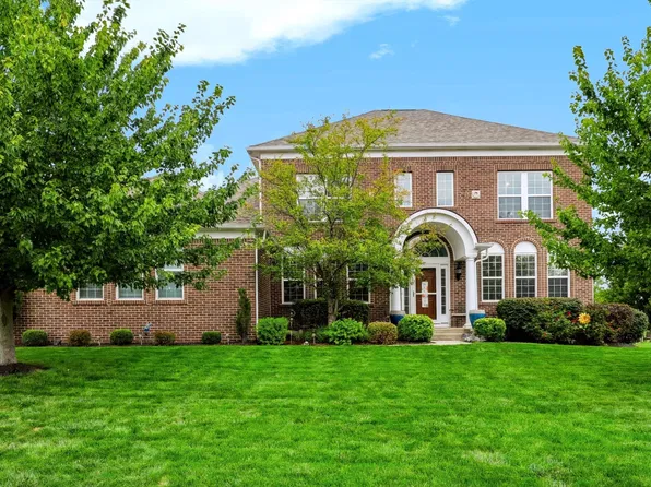 8856 Spring Violet Pl, Zionsville, IN 46077