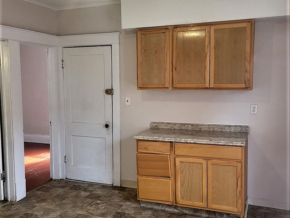 1st image of 33 Parkridge Ave #2