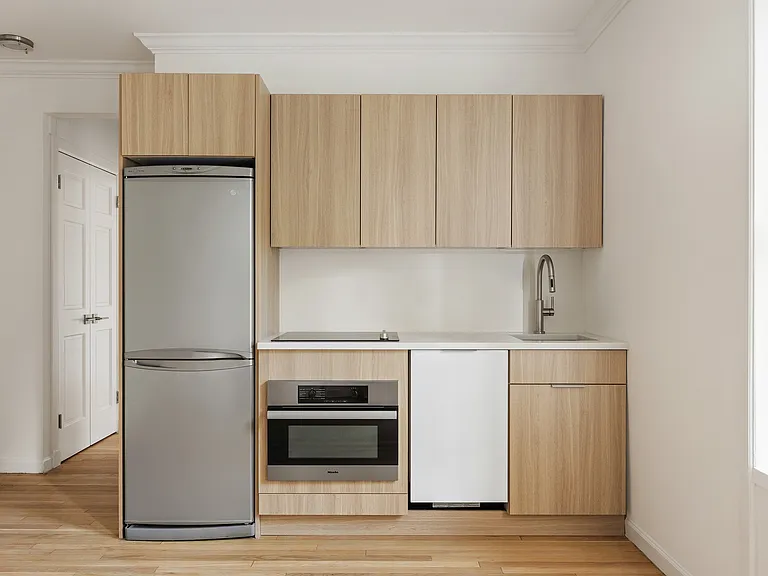 65 Bank St #24 — Photo 1