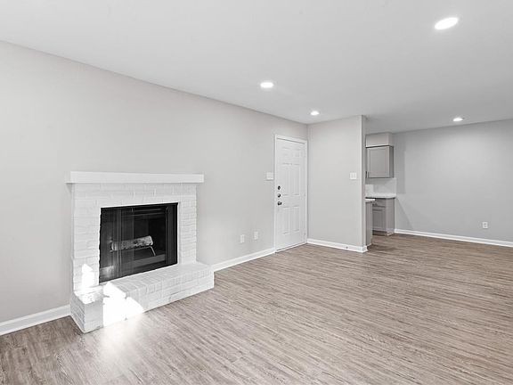 3rd image of 2100 Wilcrest Drive #135
