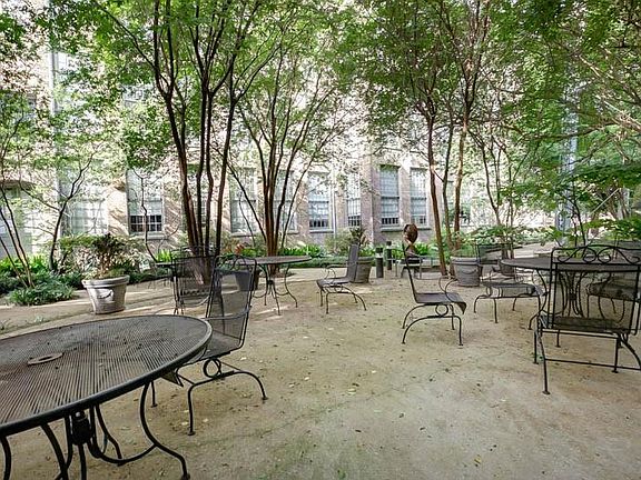 5th image of 920 Poeyfarre St APT 383