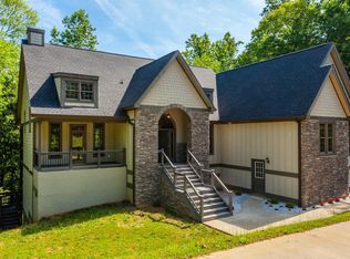 34 W Rambling Creek Dr, Tryon, NC 28782