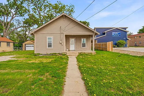 1287 W Frey St Photo 1