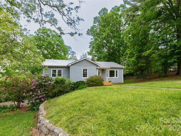 29 Salem Rd, Weaverville, NC 28787