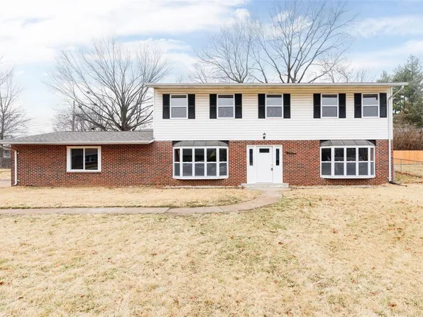 6923 Birdie Ln, Saint Louis, MO 63129