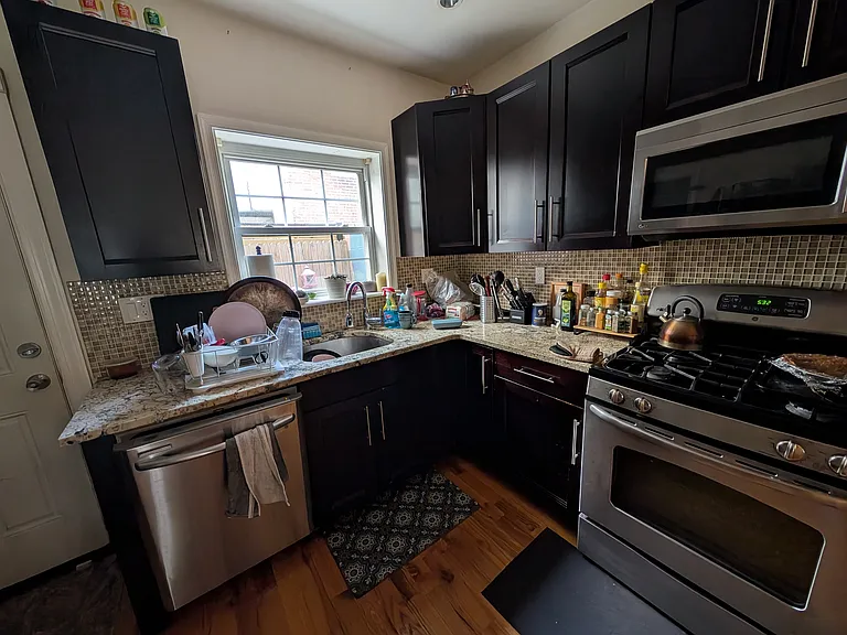 1213 N Leithgow St — Photo 6