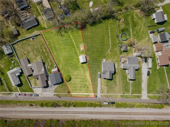 422 Penn Avenue, Sellersburg, IN 47172