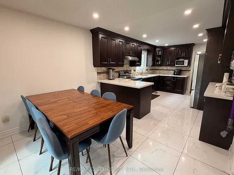 50 Shootfield Cres — Photo 8