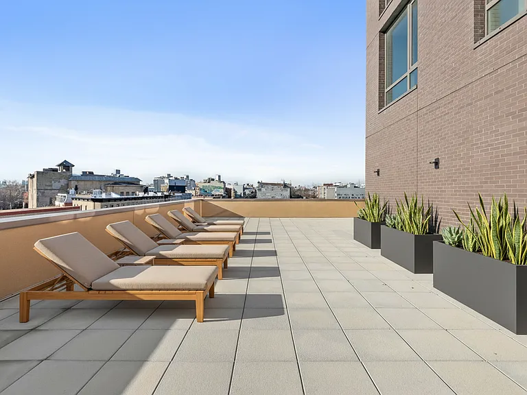 1333 Broadway #1103 — Photo 7