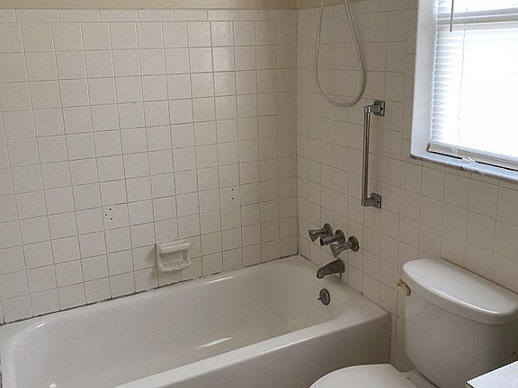5th image of 3625 141st Ave APT A