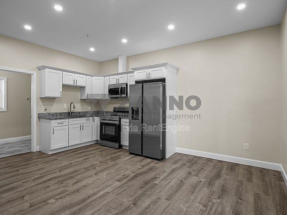 5th image of 547 Chalkstone Ave #9