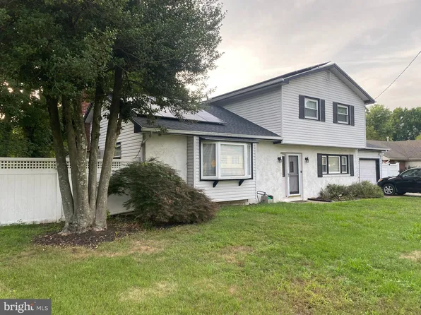 724 Cooperlanding Rd, Cherry Hill, NJ 08002