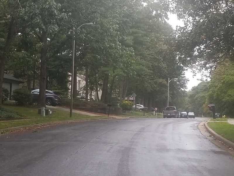 2nd image of 19 Woodstone Dr