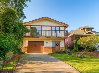 3003 Sunnyhurst Rd, North Vancouver, BC V7K2G4