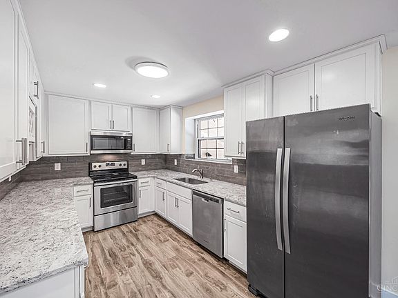 5th image of 4340 Hegner Ave