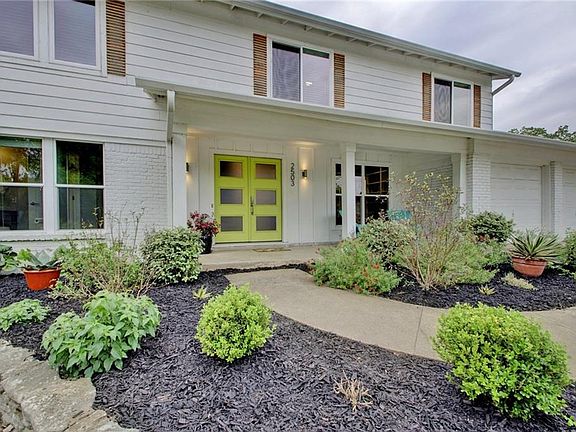 3rd image of 2503 Loyola Ln