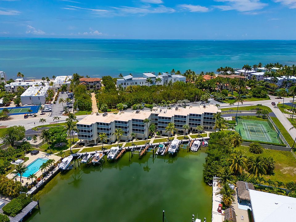 1st image of 130 Coco Plum Dr APT 402