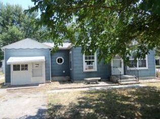 1327 S Jefferson St, Webb City, MO 64870