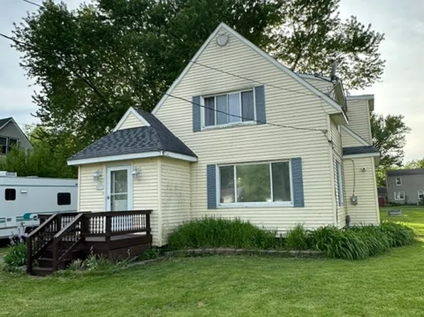 12131 N Shores Blvd, La Salle, MI 48145