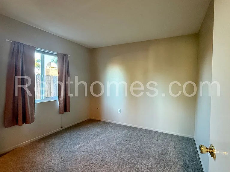 1160 Via Camellia — Photo 16