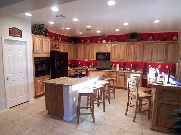 Designer Gourmet Kitchen with All the Upgrades