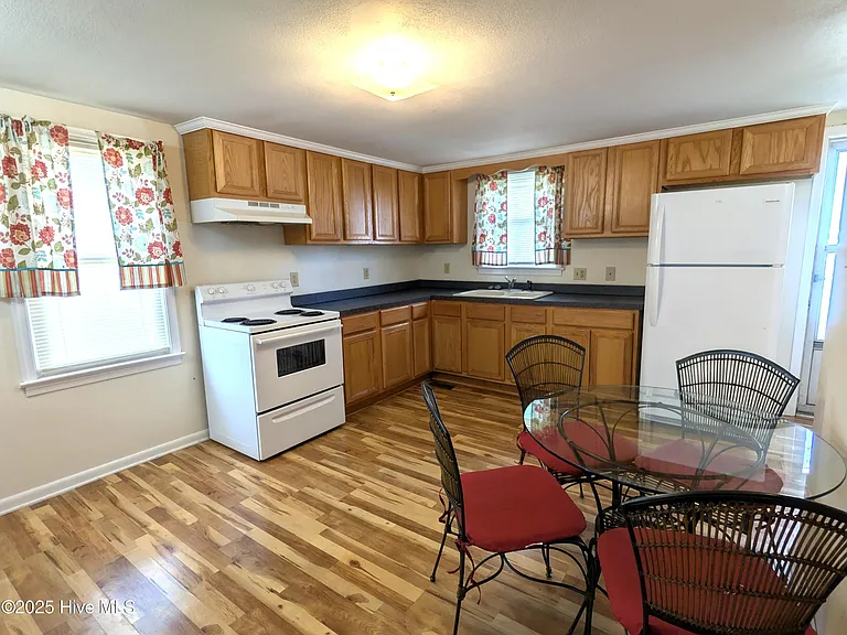 710 Beech St — Photo 6