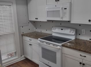 100 Mathews Dr APT 34, Hilton Head Island, SC 29926