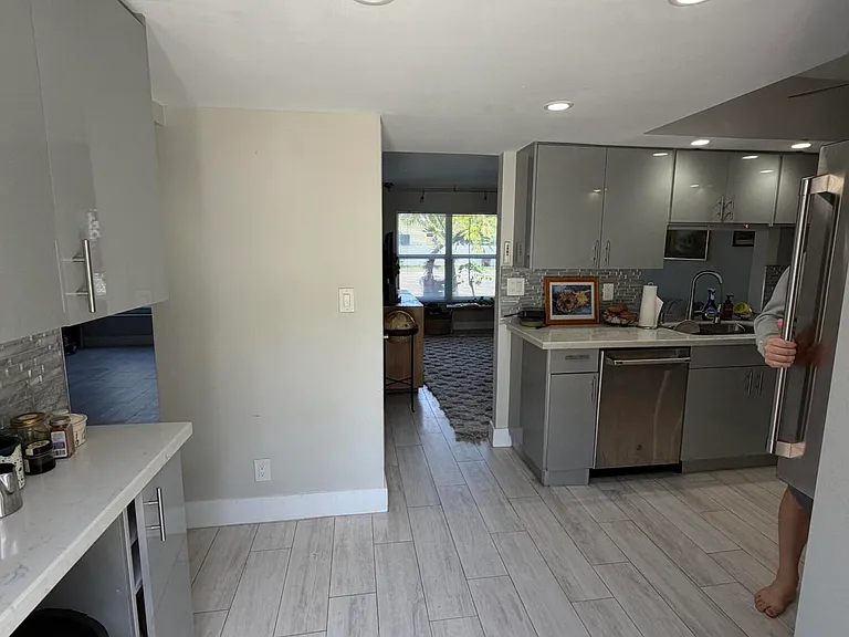 806 NW 41st Ct — Photo 7