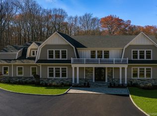 541 Split Rock Rd, Syosset, NY 11791