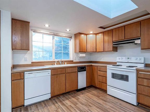 3rd image of 5107 S Dayton Pl