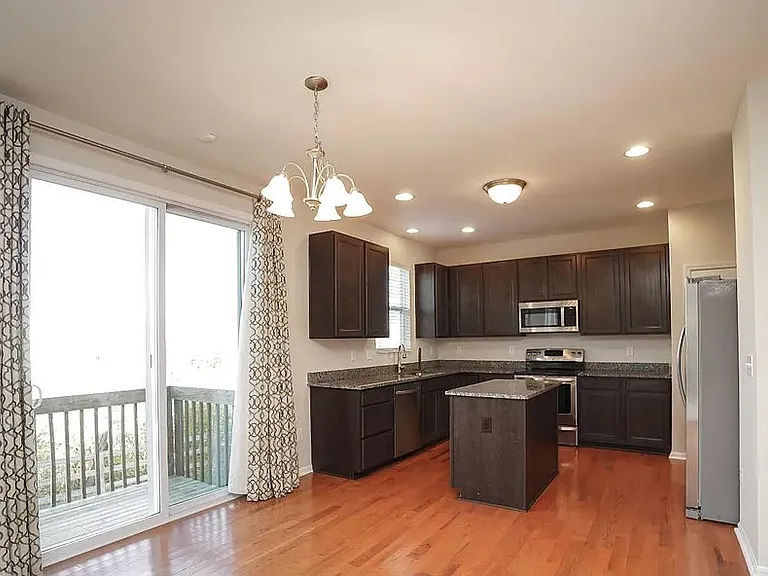 8006 Summerlin Ct — Photo 4