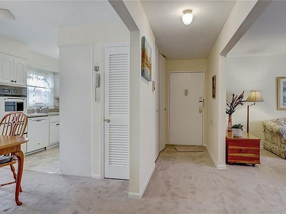 4th image of 1 Danbury Ct APT 1709