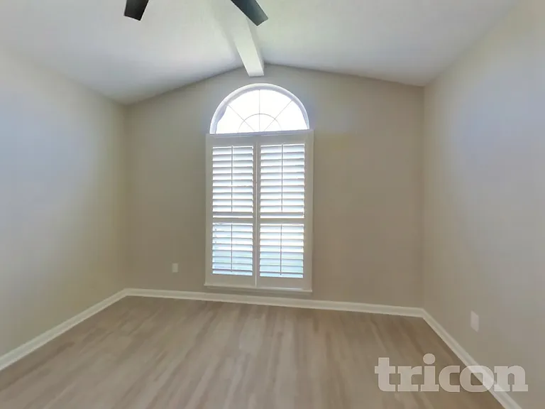 1552 Glen View St — Photo 5