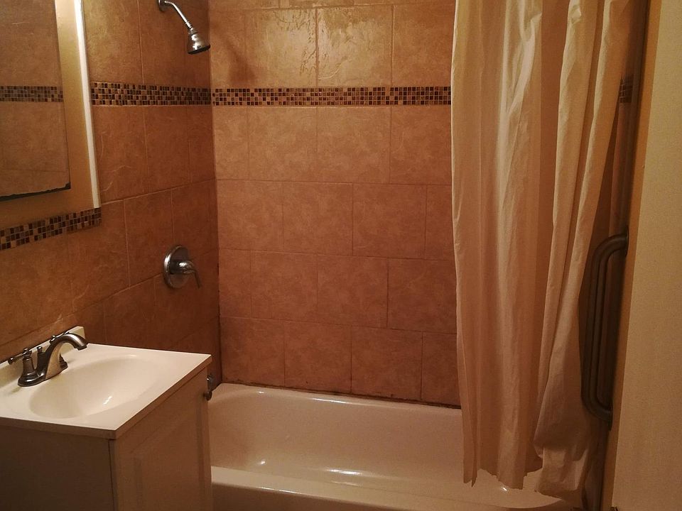 2nd image of 603 Gra Roy Dr APT 2
