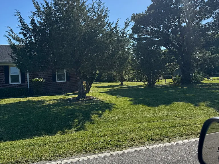 1219 Davis Bay Rd — Photo 5