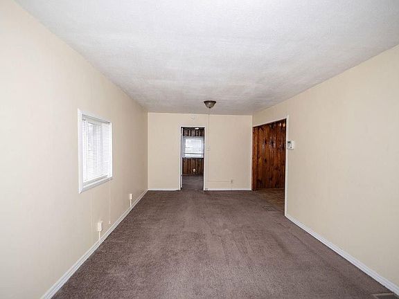 5th image of 2910 N Dearborn St