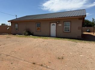 301-303 W 2nd St, Wickett, TX 79788