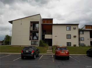 405 Village Blvd N, Baldwinsville, NY 13027