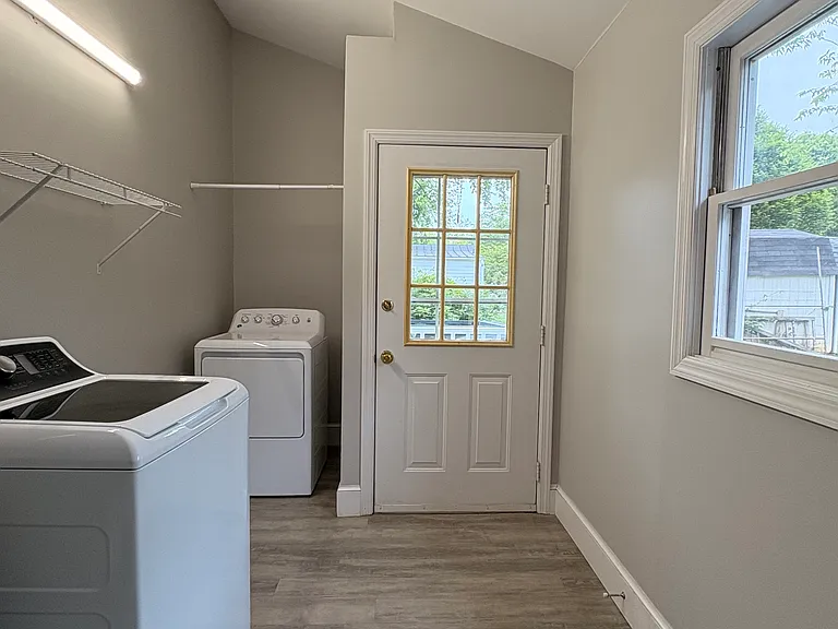 216 E Main St — Photo 12