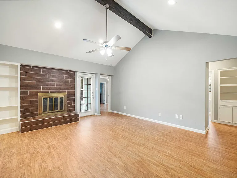 16336 Edgemere Dr — Photo 8