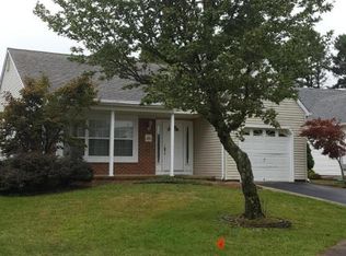 14 Newbury Ct, Toms River, NJ 08757