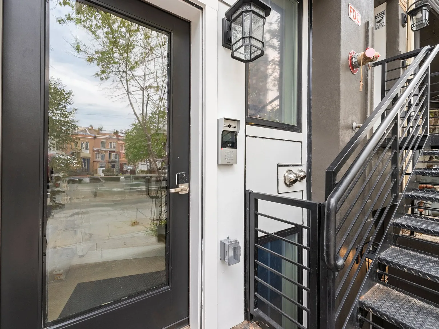 1650 Columbia Rd NW — Photo 4