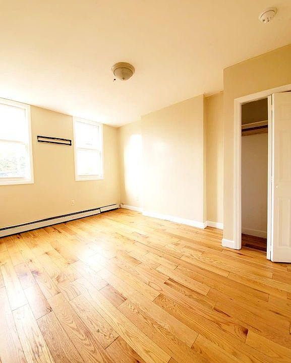 2nd image of 168 Woodlawn Ave APT 3W