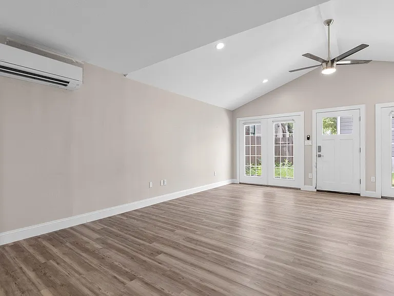 3909 Willbert Rd #B — Photo 8