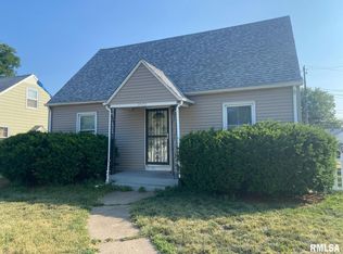 2052 Hickory Grove Rd, Davenport, IA 52804