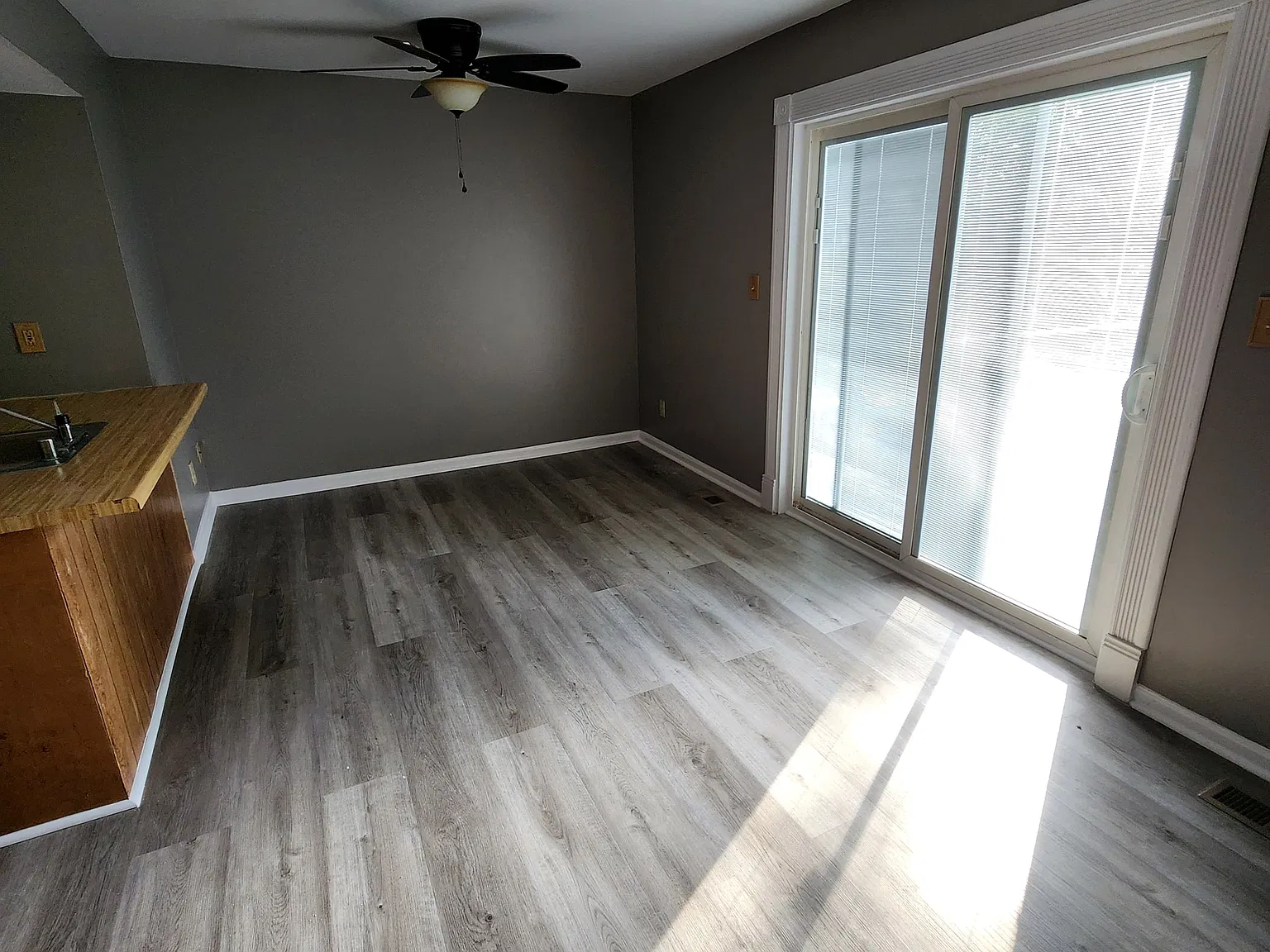 3 bed, 1.5 bath, 1075 sqft, $2,050 — Photo 4