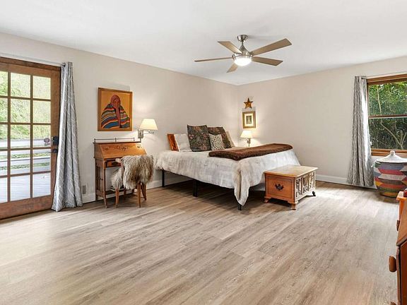 4th image of 2452 Camp Mitchell Rd